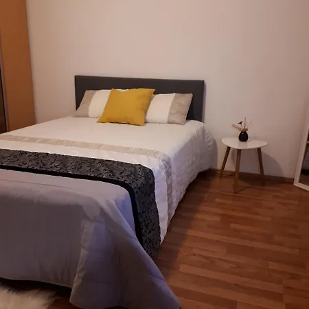 Апартаменти Sunny Cozy Floreasca Бухарест