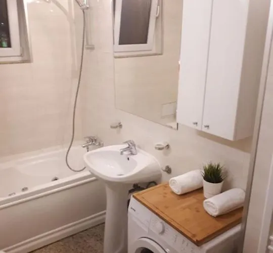 Sunny Cozy Floreasca Apartman