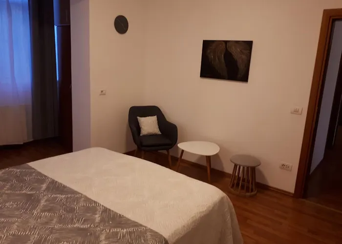 Sunny Cozy Floreasca Апартаменты *
