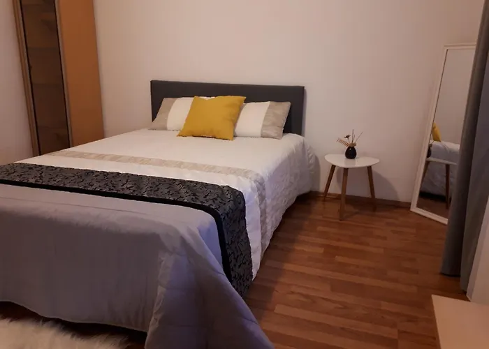 Апартаменти Sunny Cozy Floreasca Бухарест